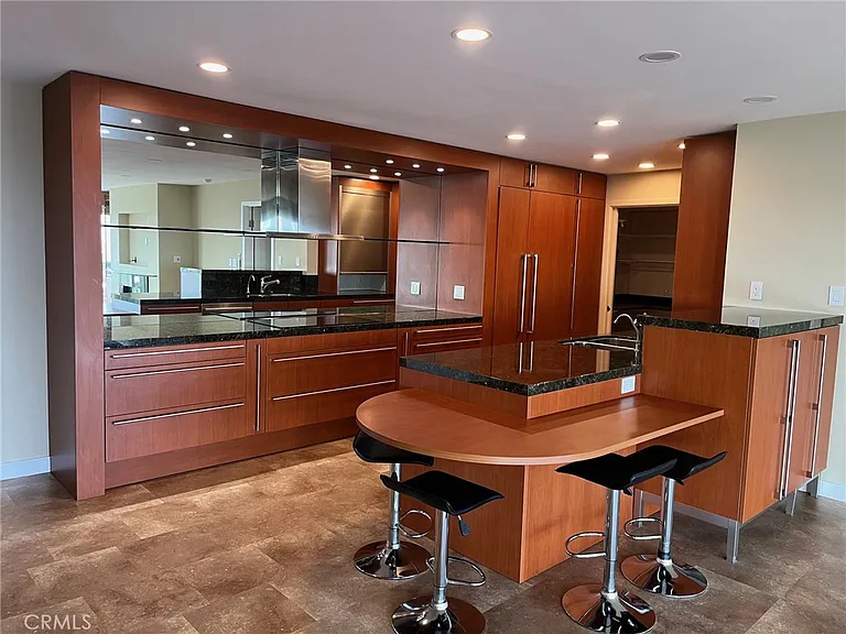 101 Scholz Plz #Penthouse 18 — Photo 15