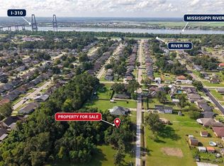 416 River Oaks Dr, Destrehan, LA 70047