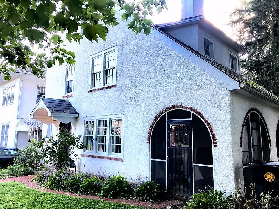 1st image of 2119 Waller St