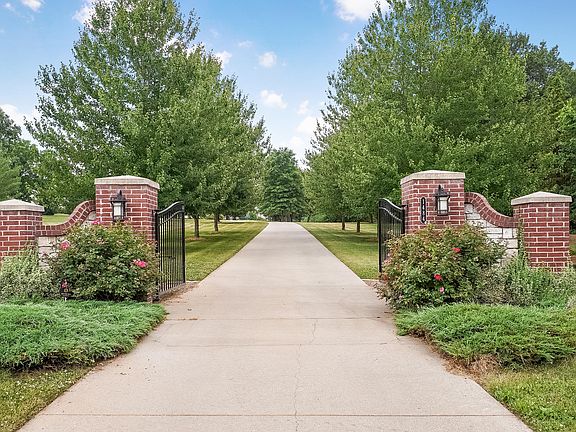 3rd image of 1484 S Farm Road 205