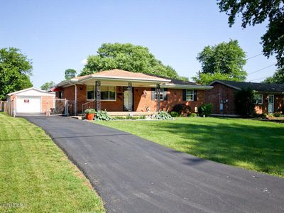 9511 Titan Dr, Louisville, KY, 40229