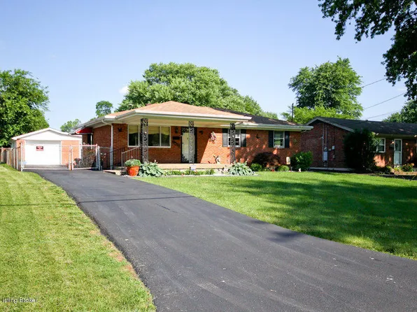 9511 Titan Dr, Louisville, KY 40229