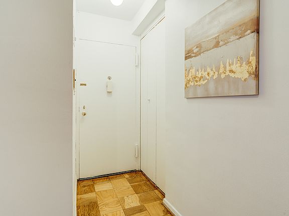 3rd image of 310 W 56th St #4C