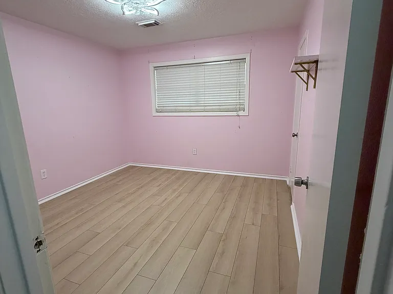 4234 Fleet Ln — Photo 10
