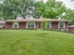 6970 Lake Valley Dr, Florissant, MO 63033