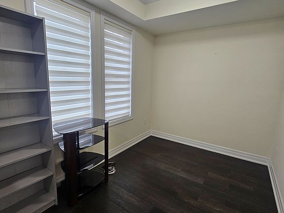 3rd image of 29 Amherst Cir