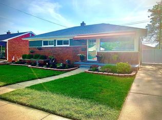 25147 Collingwood St, Roseville, MI 48066