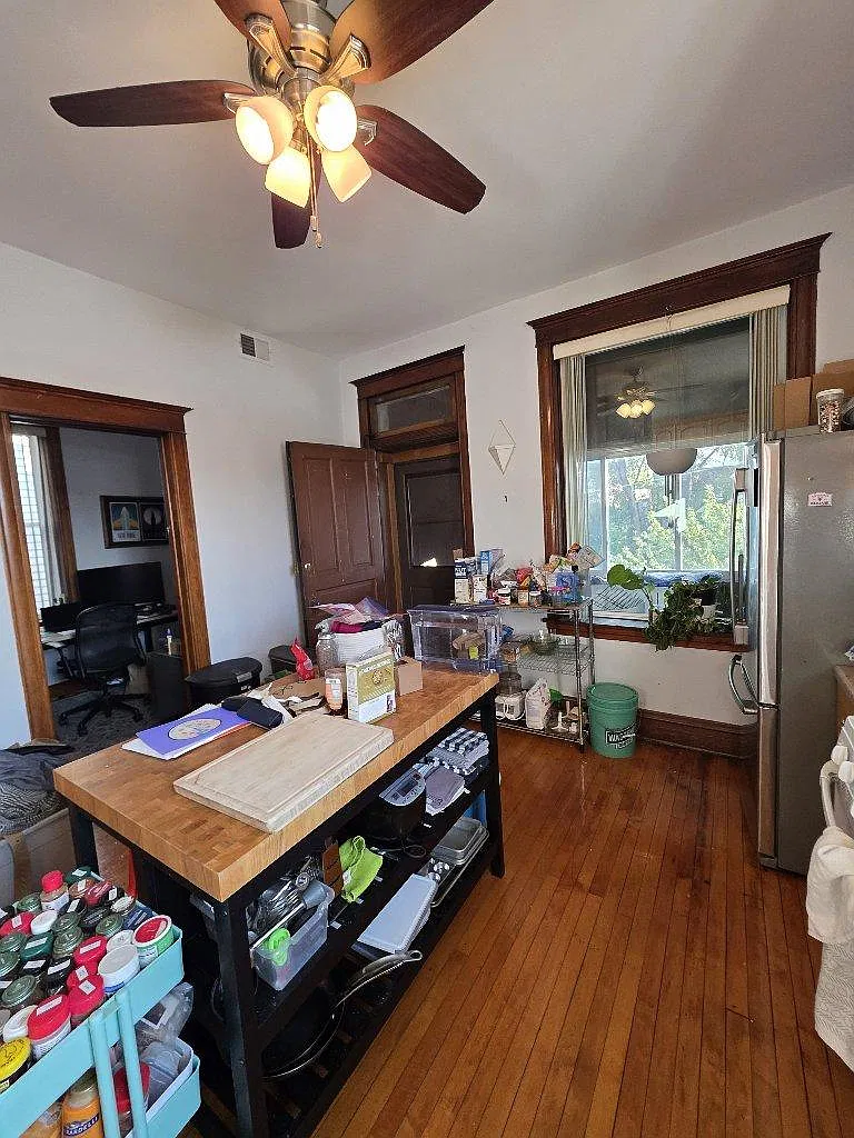 3 bed, $2,385 — Photo 1