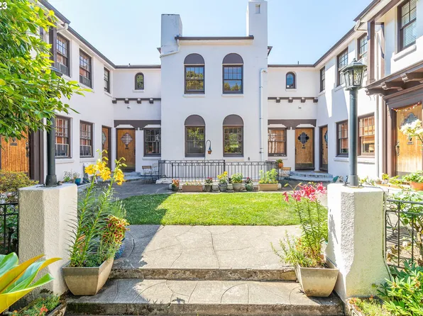 2250 NE Flanders St APT 4, Portland, OR 97232