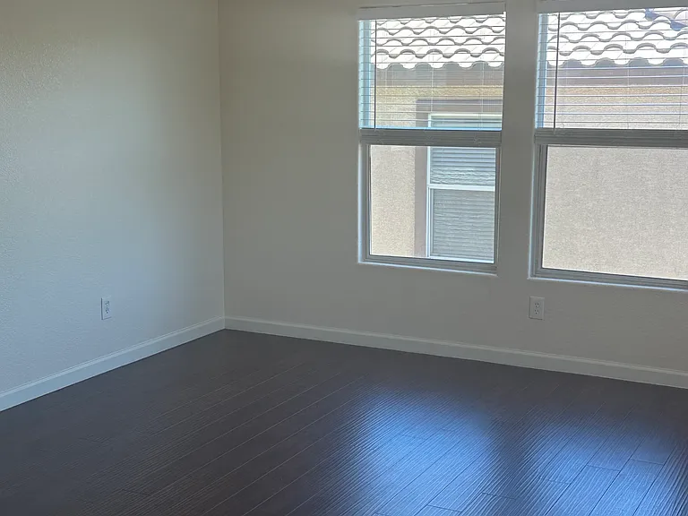 828 Percy Arms St — Photo 6