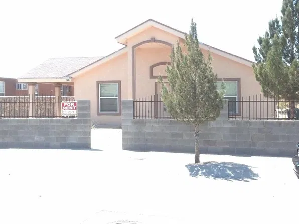 209 Mora Ln, Sunland Park, NM 88063