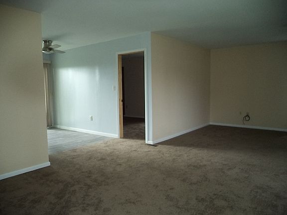 2nd image of 1690 Pueblo Dr