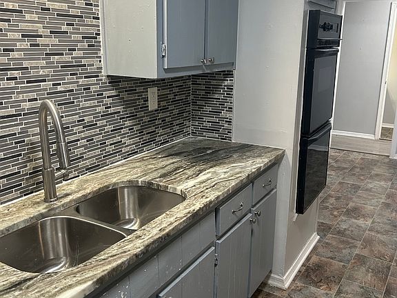 2nd image of 2194 Goldbrier Ln #2