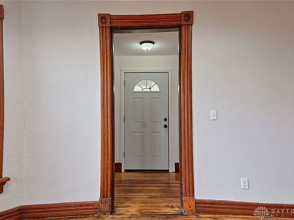 3rd image of 526 Forest Ave