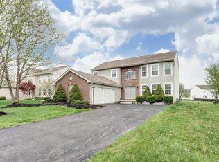 4025 Rivers Run Dr, Lewis Center, OH 43035