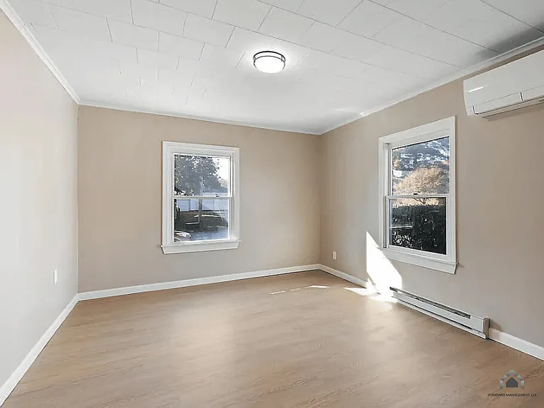 15 Elmhurst St — Photo 14
