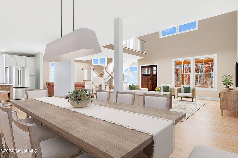 4th image of 18 Aurora Avenue