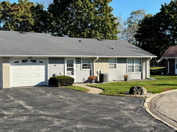7306 Dunwood Ct #7306, Fox Lake, IL 60020