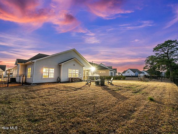 4th image of 307 Lightning Bug Lane