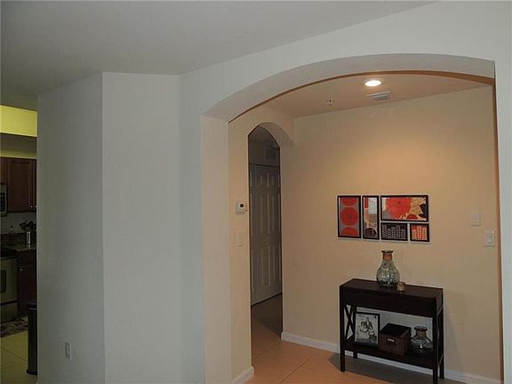 5th image of 11603 NW 89th St APT 107