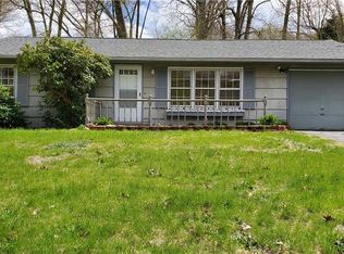 116 Meeting House Ln, Ledyard, CT 06339