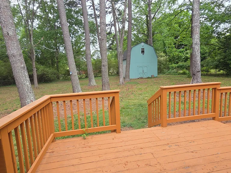 612 Dupont Dr — Photo 15
