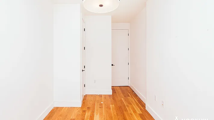 Rented by Nooklyn NYC LLC | media 43