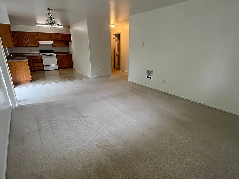 1683 Ono Ave — Photo 4