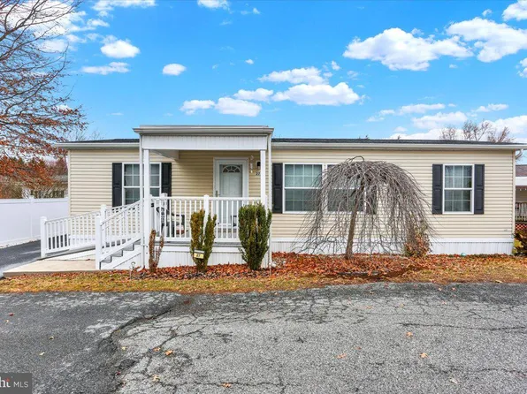 27 Valley View Ct, Fleetwood, PA 19522