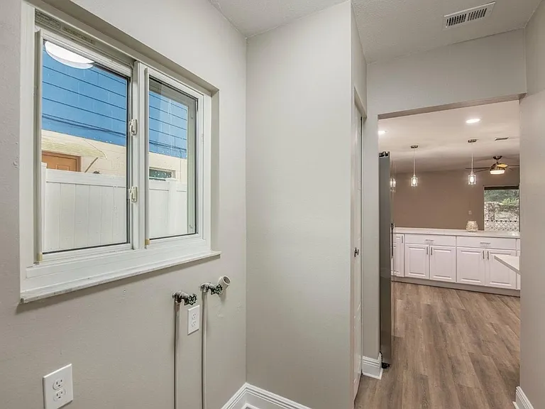 3909 Briarlake Dr — Photo 8
