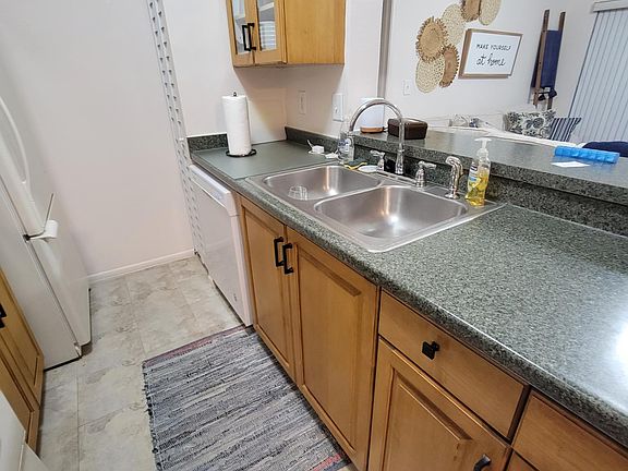 2nd image of 2050 Hunters Glen Dr APT 607