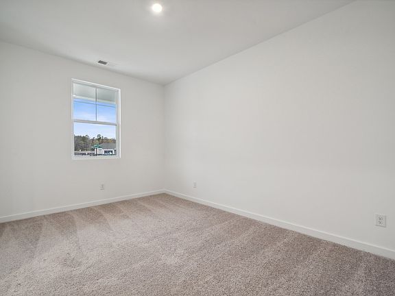 3rd image of 751 Olde England Dr