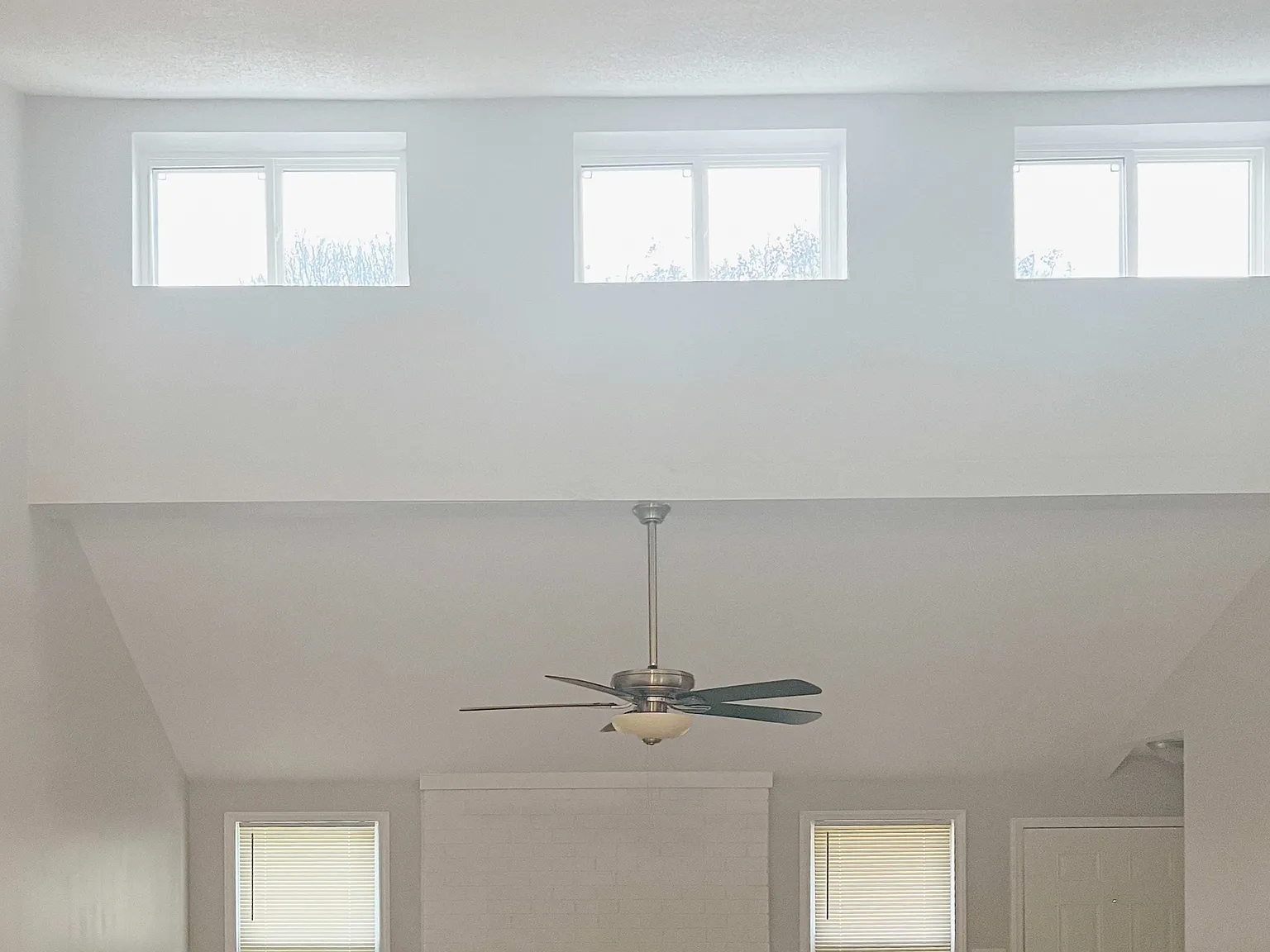 3 bed, 2.0 bath, 1160 sqft, $1,810 — Photo 4