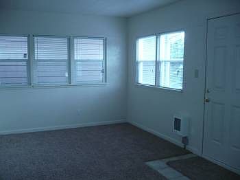 5th image of 1040 Burwell St