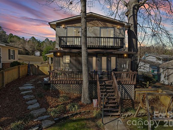 3rd image of 162 Vineyard Rd