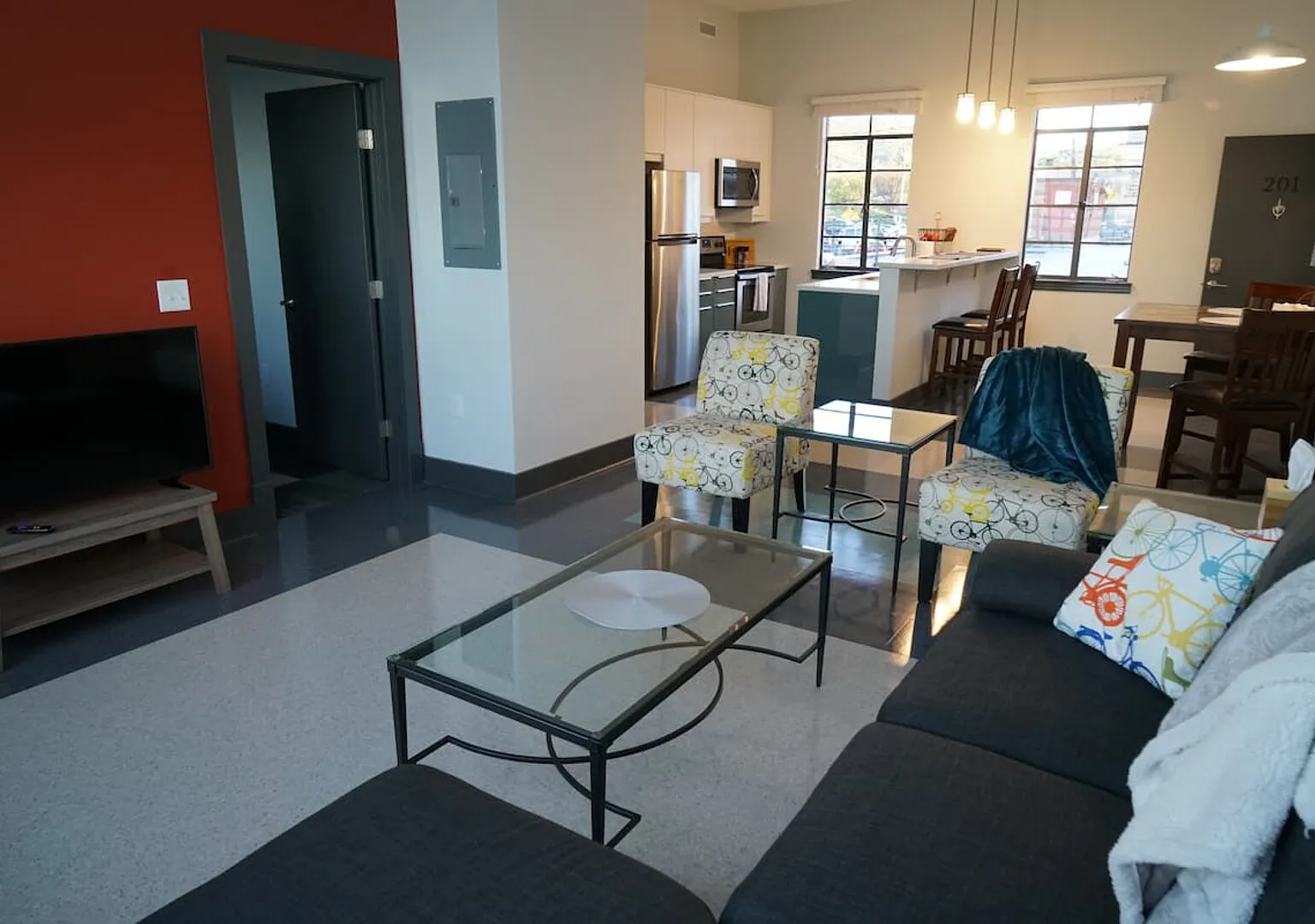 Modern 1 Bedroom Downtown Loft Apartment — Photo 1