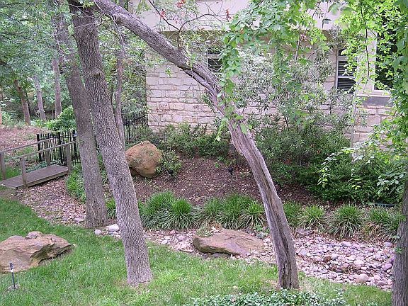 5th image of 223 Rockland Dr