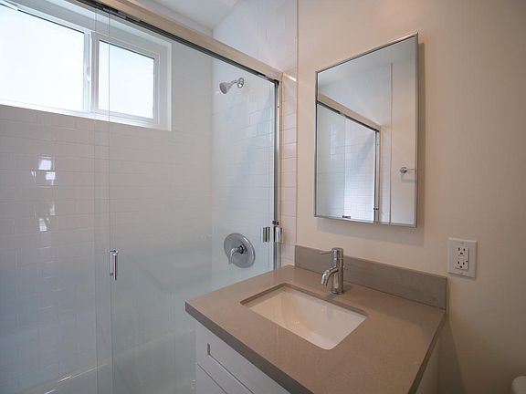 5th image of 11424 Killion St APT 2