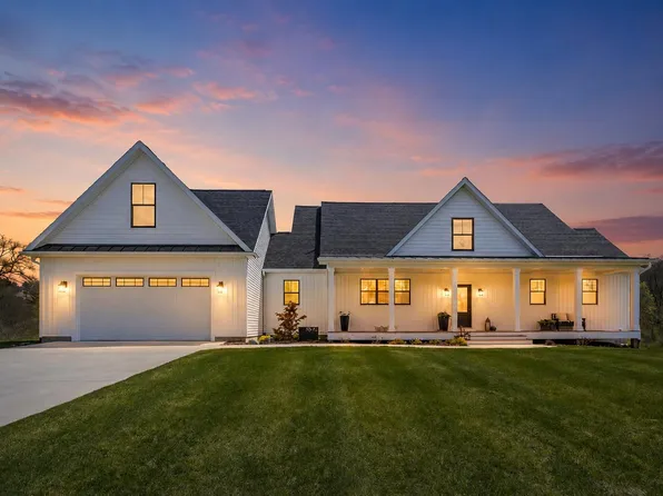 7834 Sandy Ln, Stanwood, MI 49346