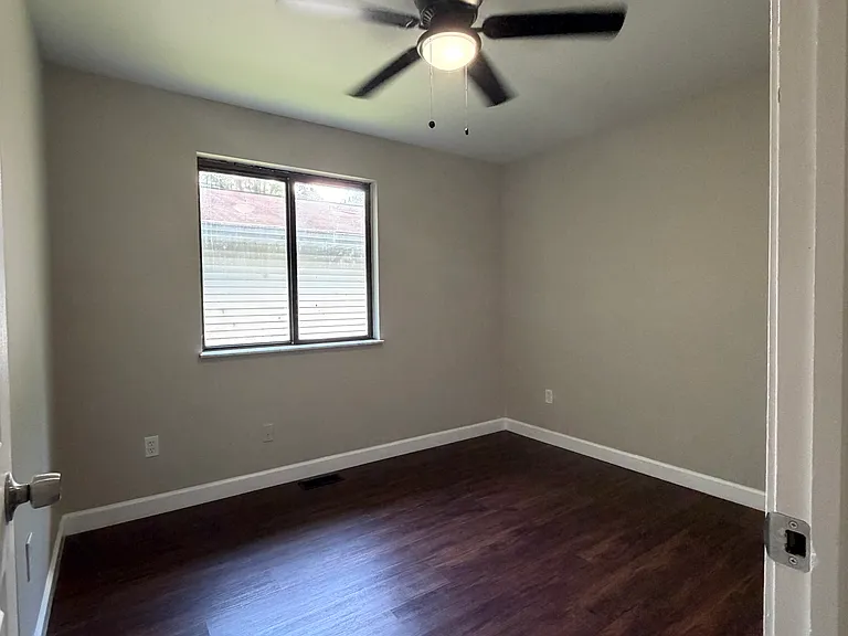 2540 Wilson Ave — Photo 5