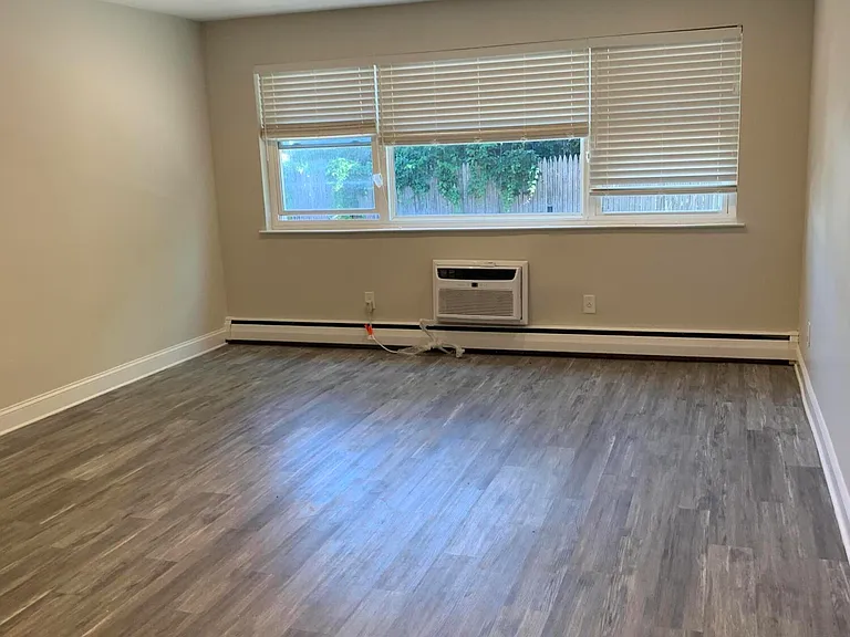 5 Charles St #4B — Photo 10