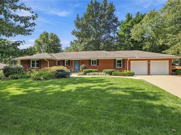 9500 Meadow Ln, Leawood, KS 66206