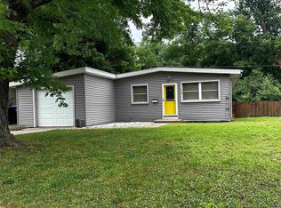 1319 SW 32nd St, Topeka, KS 66611