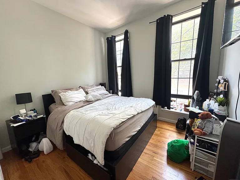 12-23 Astoria Blvd #2 — Photo 9