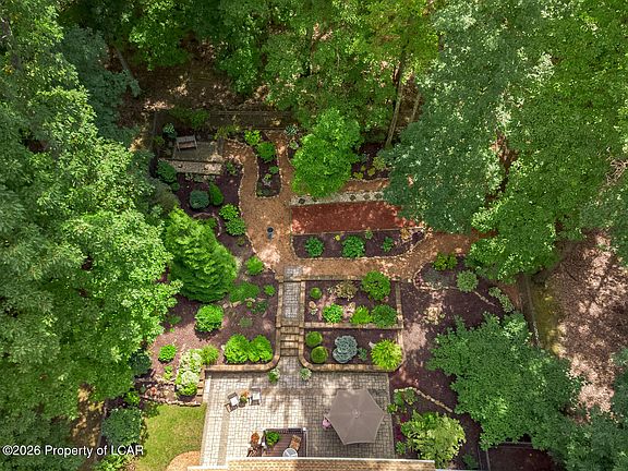 4th image of 47 Delaware Dr W