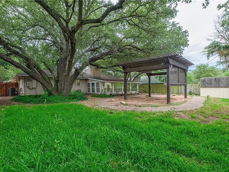 12118 Black Angus Dr — Photo 34