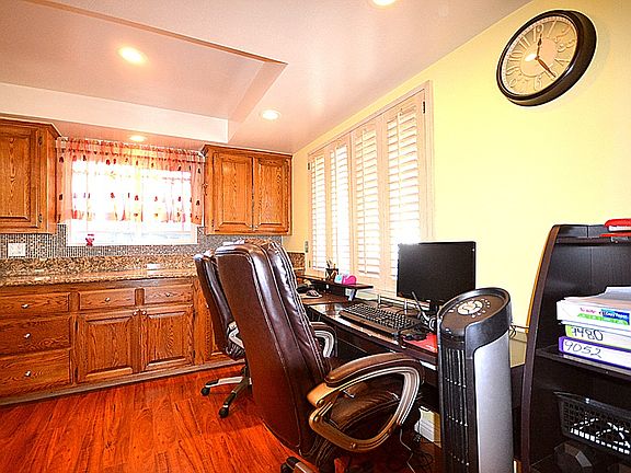 5th image of 3922 Vista Ct
