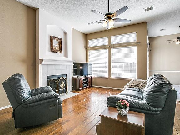 3rd image of 3824 Pine Valley Dr