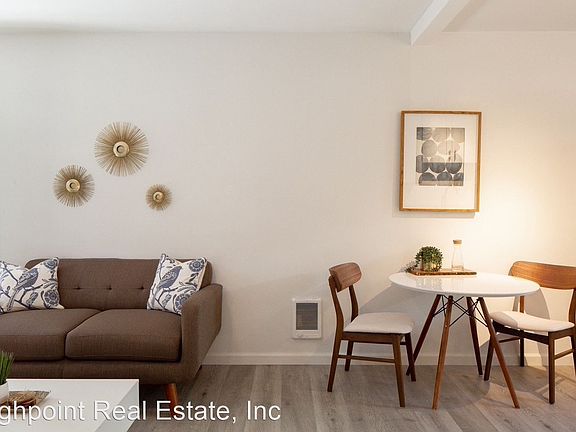 4th image of 5525 Harold Way Unit 9