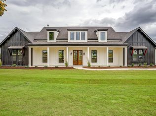 701 Glade Park Ct, Azle, TX 76020